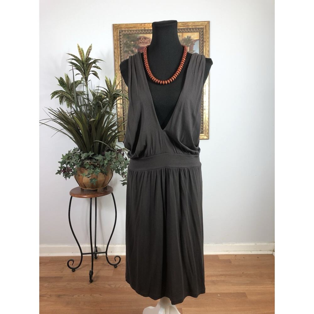 Ann Taylor Loft Dress M Halter‎ Plunge VNeck Pleated Rushed Racerback Minimalist